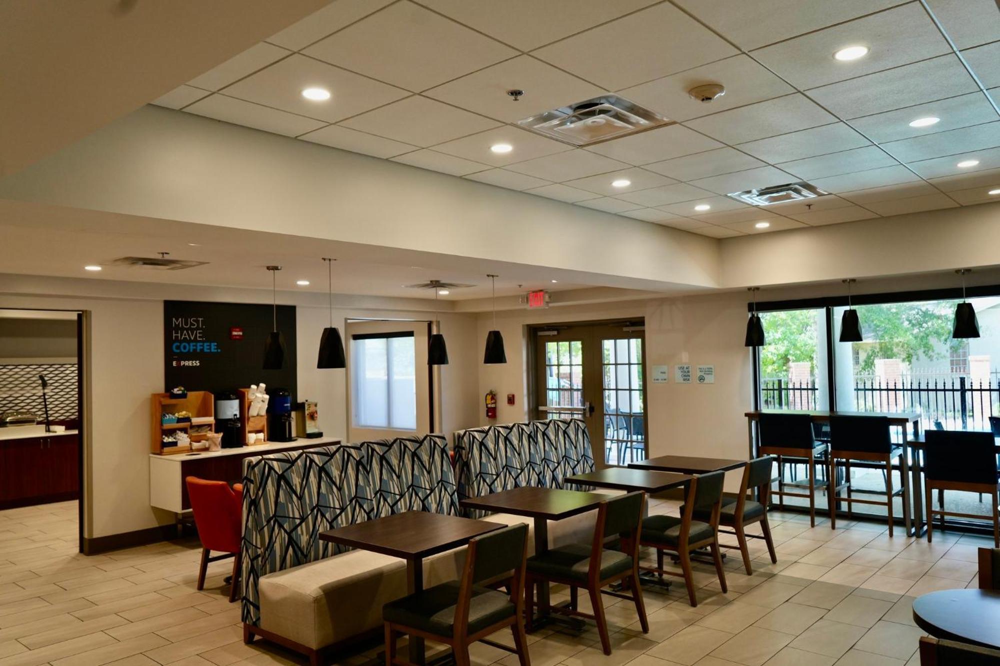 Holiday Inn Express Hotel & Suites Jackson - Flowood By Ihg Exterior photo