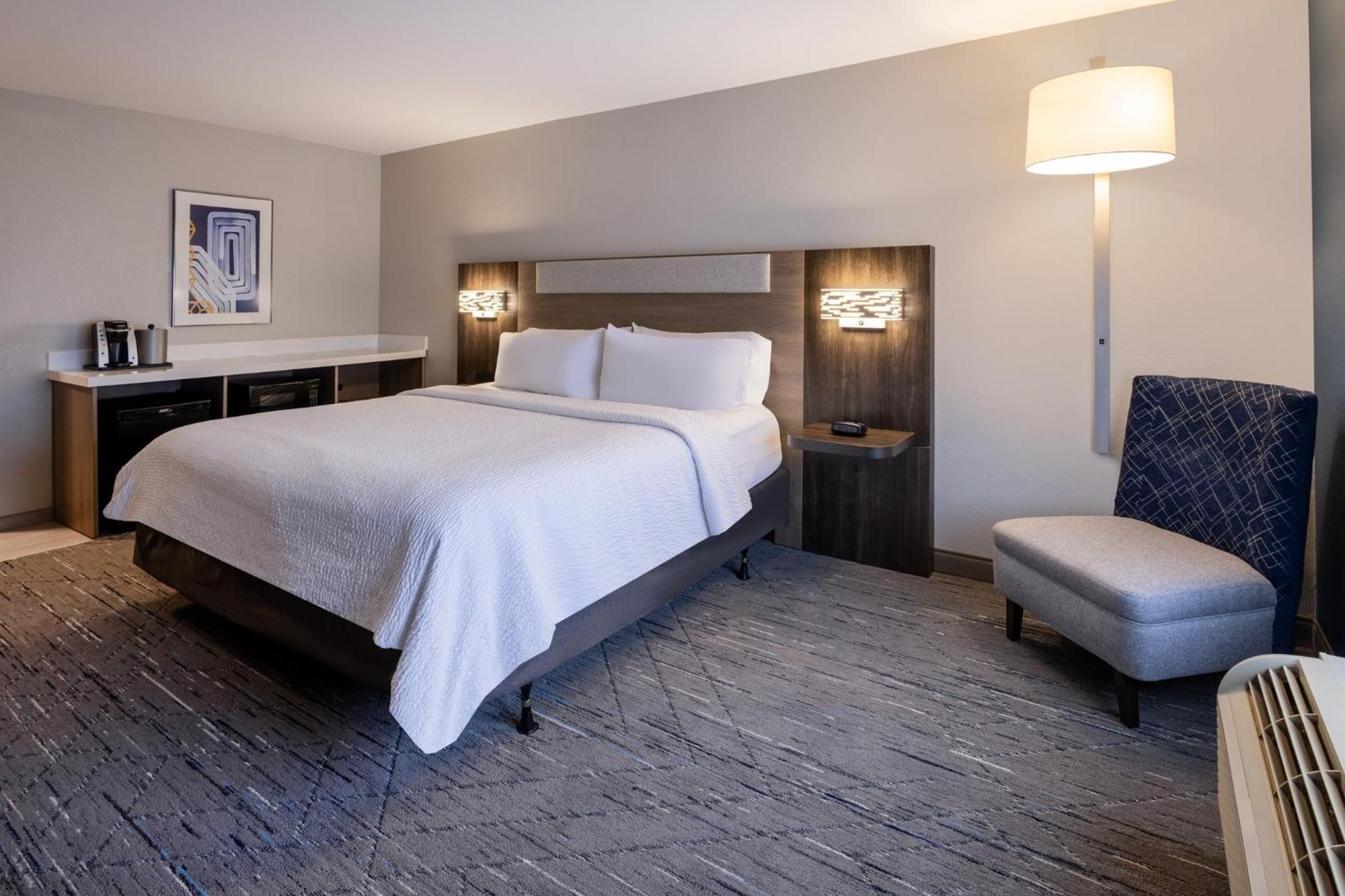Holiday Inn Express Hotel & Suites Jackson - Flowood By Ihg Exterior photo