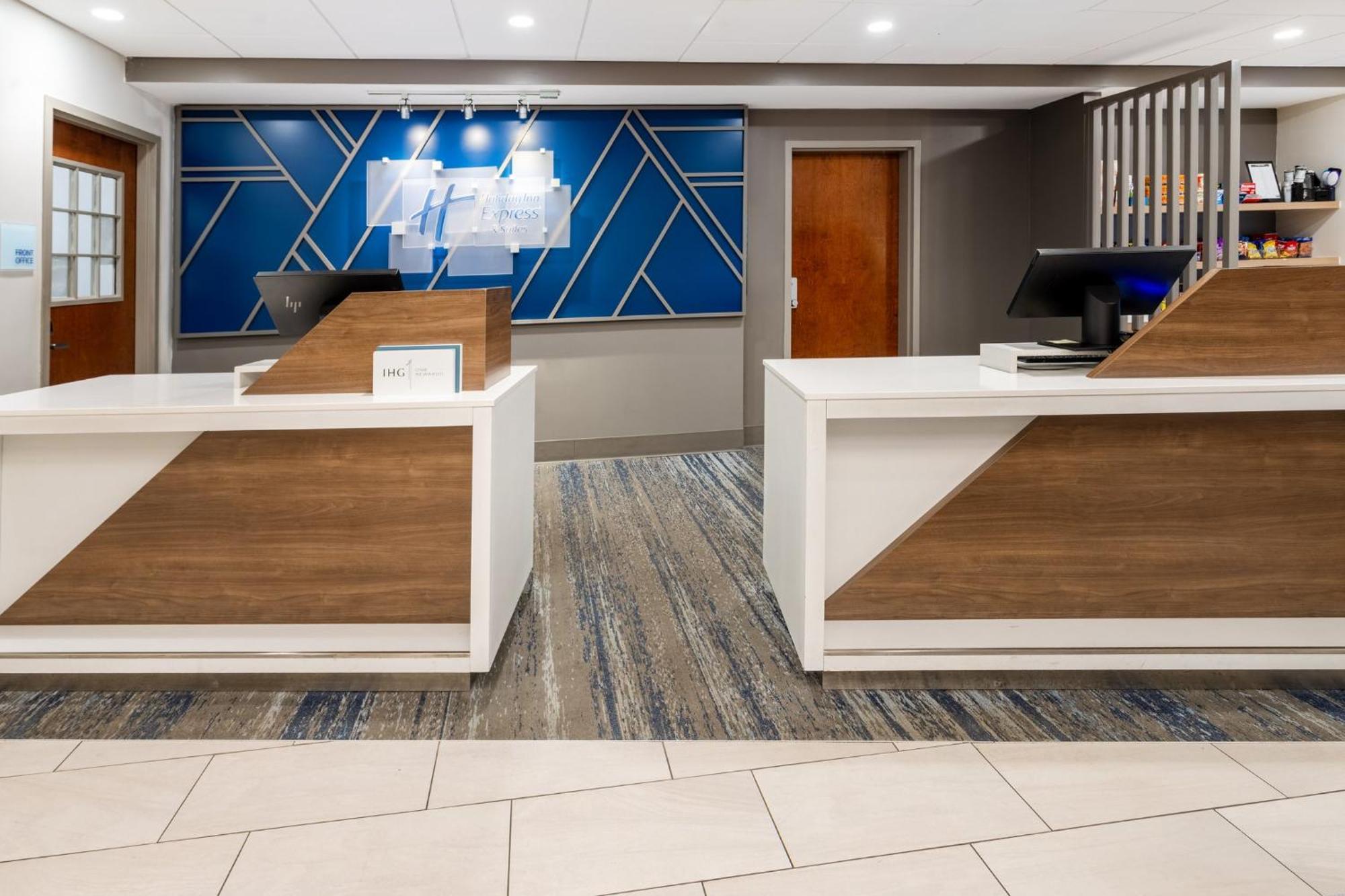 Holiday Inn Express Hotel & Suites Jackson - Flowood By Ihg Exterior photo