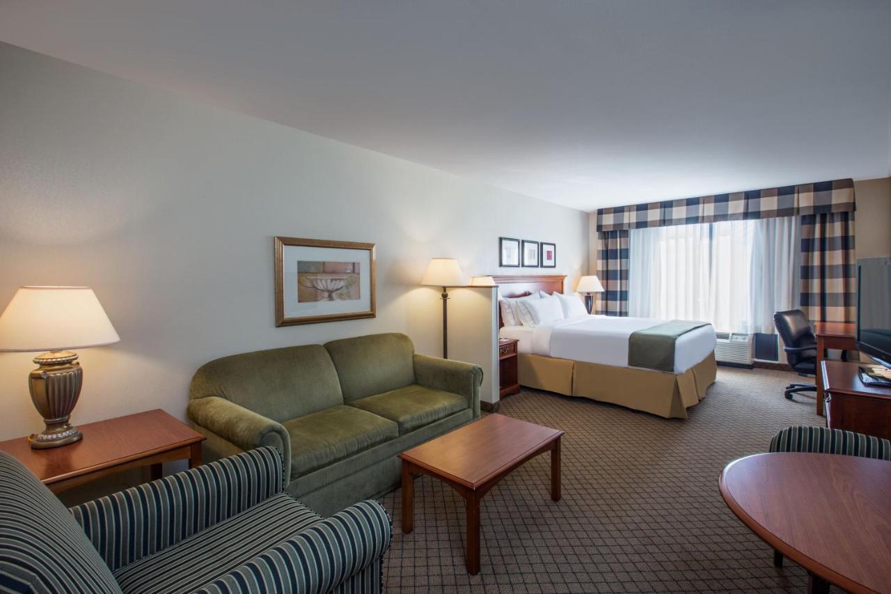 Holiday Inn Express Hotel & Suites Jackson - Flowood By Ihg Exterior photo